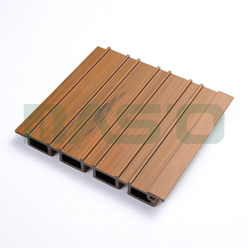 Pohlcuje dřevo zvuk? Průvodce nejlepšími panely a DIY zvukovou izolací